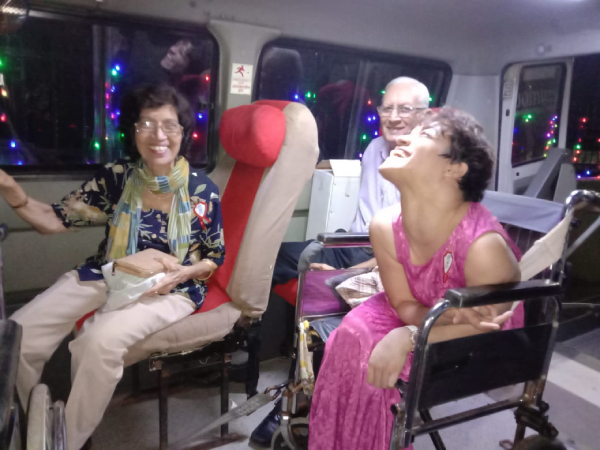 wheelchair-taxi-service4