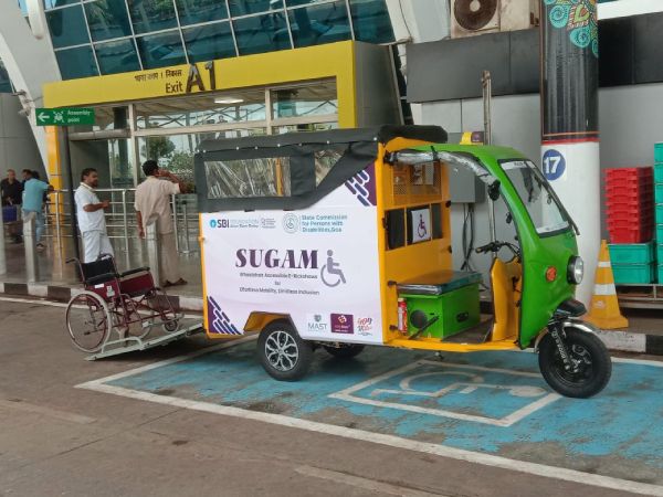 wheelchair-accessible-e-rickshaw-1