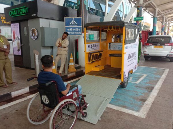 wheelchair-accessible-e-rickshaw-2