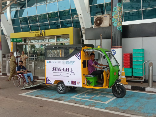 wheelchair-accessible-e-rickshaw-6
